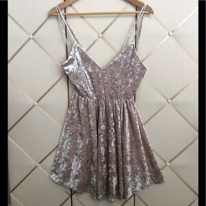 ROMEO AND JULIET COUTURE CRUSHED VELVET DRESS!